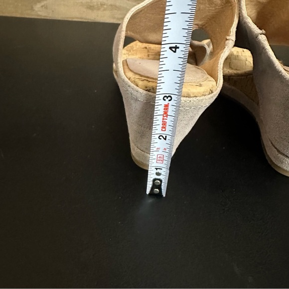 Donald Pliner Cork Footbed Wedge Slip On Sandals 9 Tan Metallic Leather Designer - Picture 4 of 10